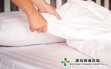 穿洞洞鞋会容易患上脚气吗?日常如何预防?