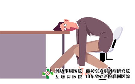 摄图网_401224775_累倒在办公桌上的男人（企业商用）