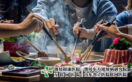摄图网_501102064_火锅美食青年聚会（企业商用）饮食