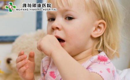 瘀点可能由过度咳嗽引起。